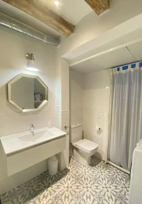 Revamped Historic 3 Rooms Apartment In Barcelona Center 0*,  ספרד